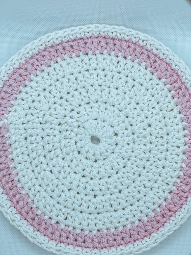 Háčkovaný koberec - Barva: Bílá