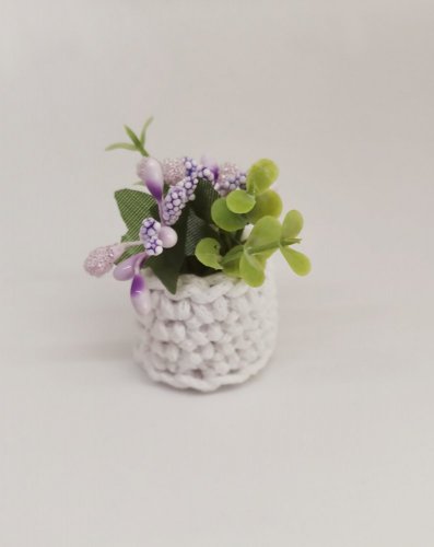 Kytička v háčkovaném květináči - Barva: Bílá