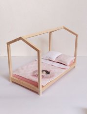 Domečková postel